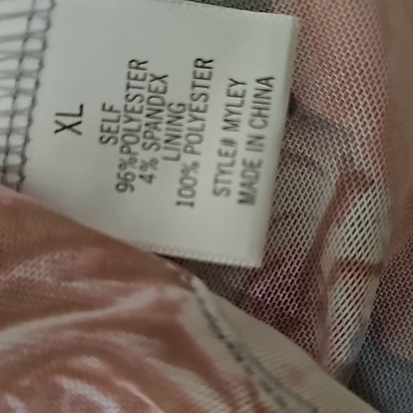 Francesca's Collections Women's Floral Long Sleeves Blouse  Sie XL - Picture 6 of 7